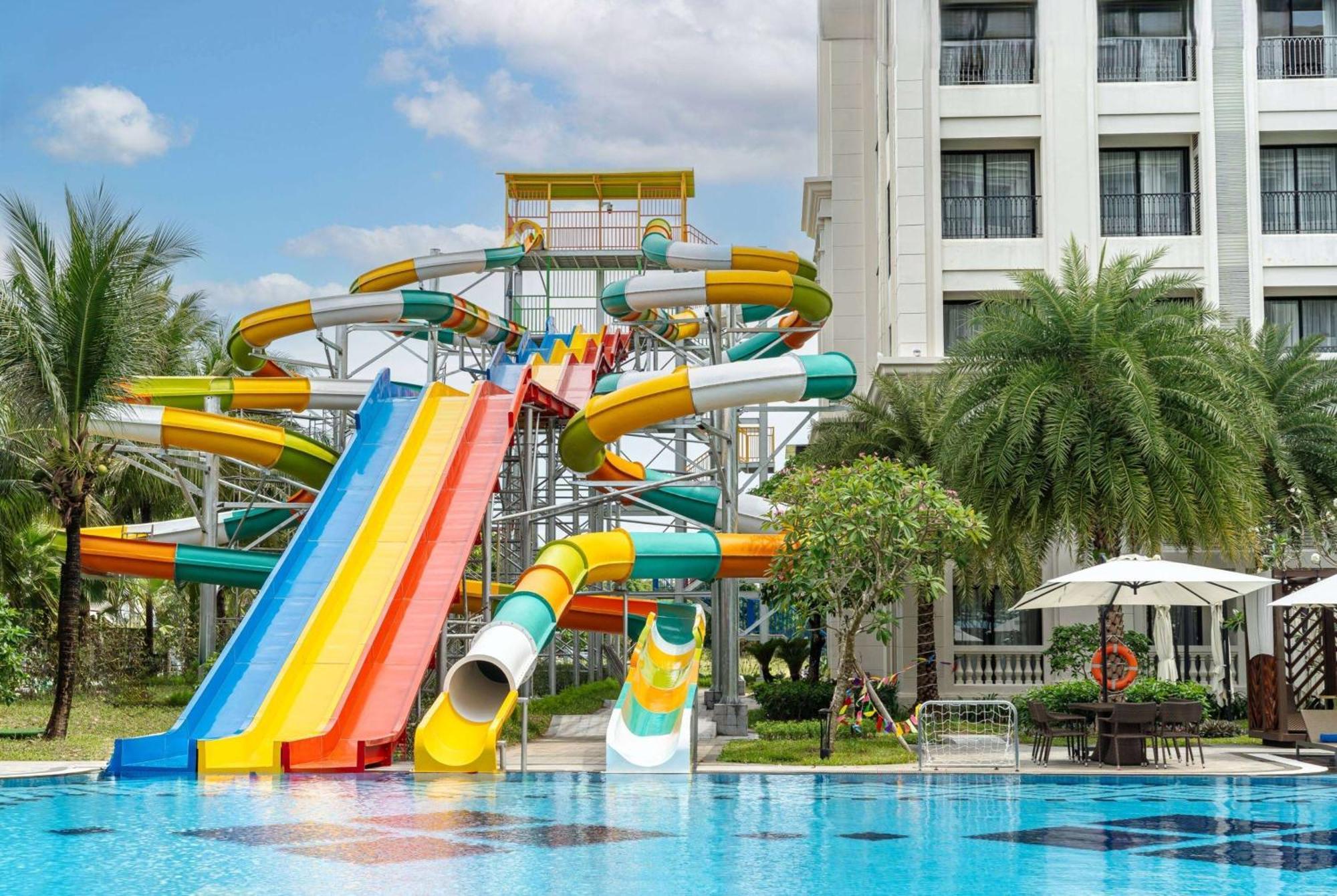 ホテル Wyndham Garden Grandworld フーコック エクステリア 写真